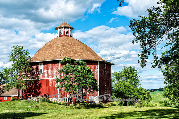 Secrest 1883 Octagonal Barn