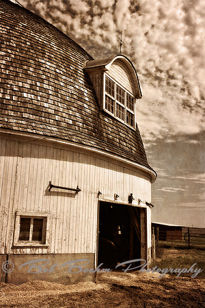Round House Vertical Rich & Warm
