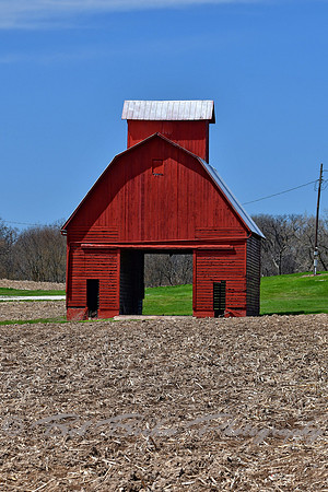Corn Crib - Red