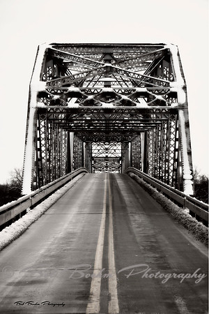 Illinois River Bridge in Henry