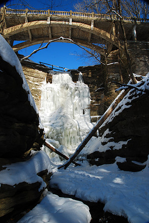020811 Lake Falls at Matthiessen State Park