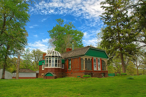052211 Woodland Palace