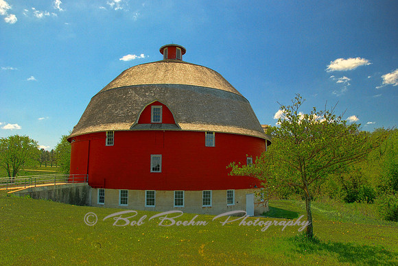 Ryan Round Barn - Mid-Summer